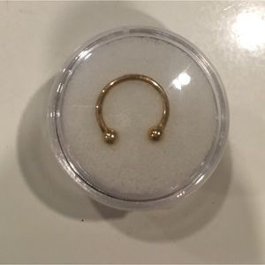 Used yellow gold Leroi horse shoe, 16g and 3/8s diameter. Great for septum flip✨